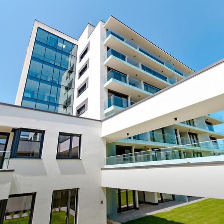 Bonnie-Premium Lelle Waterfront Private Apartment Балатонлелле Екстер'єр фото